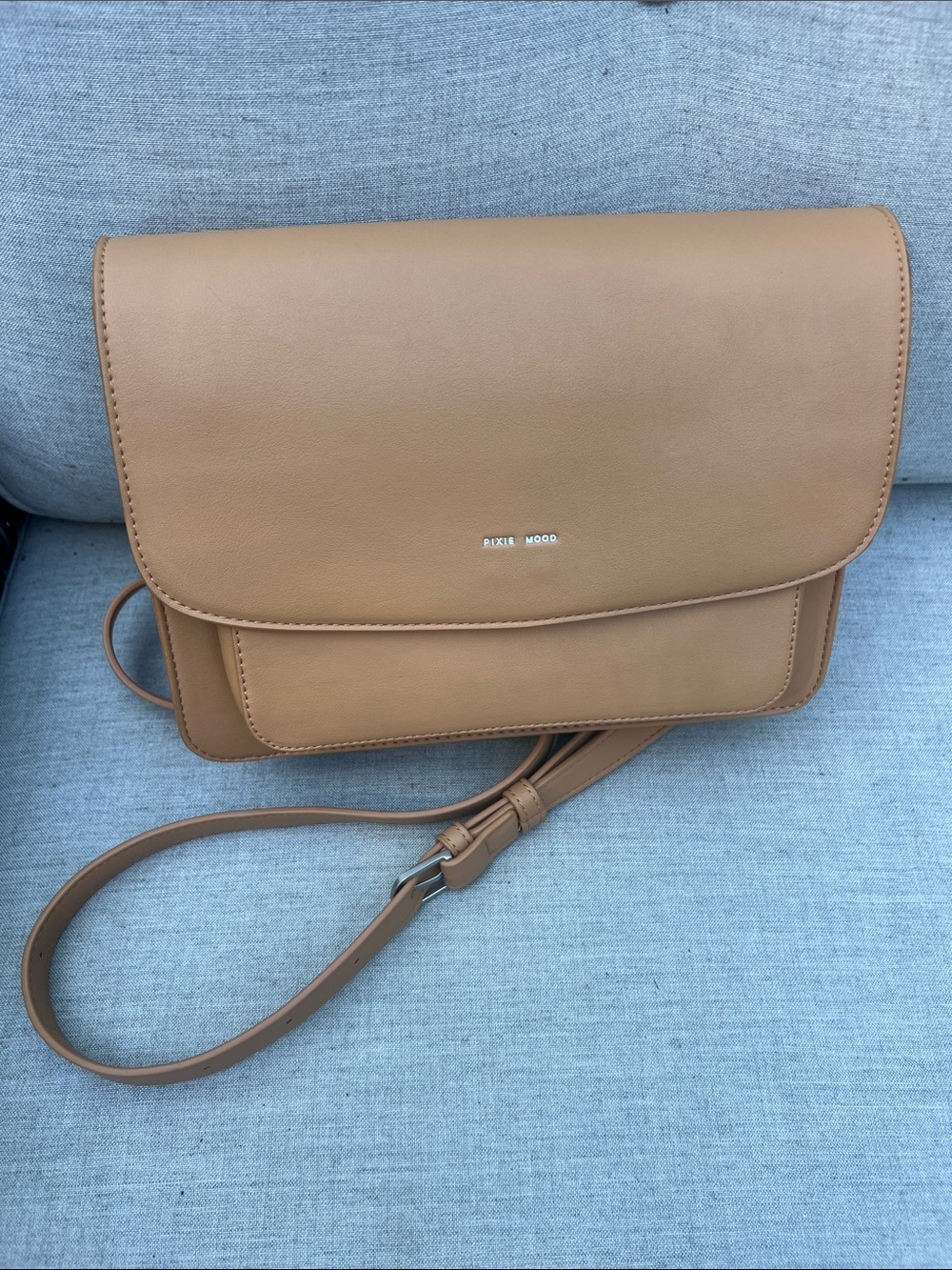 Beautiful Timeless Pixie Mood Zoe Crossbody Bag - Honey - Vegan Leather